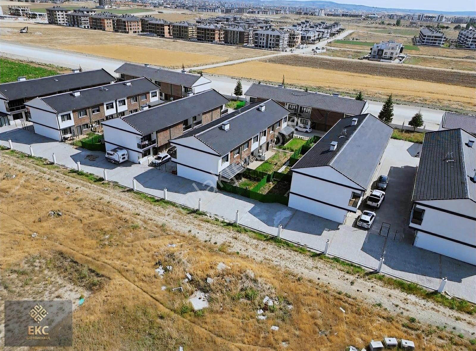 (ekc) Yaşamkent Mh. Daire Fiyatına-site İçi 3+1 Bahçeli Villa