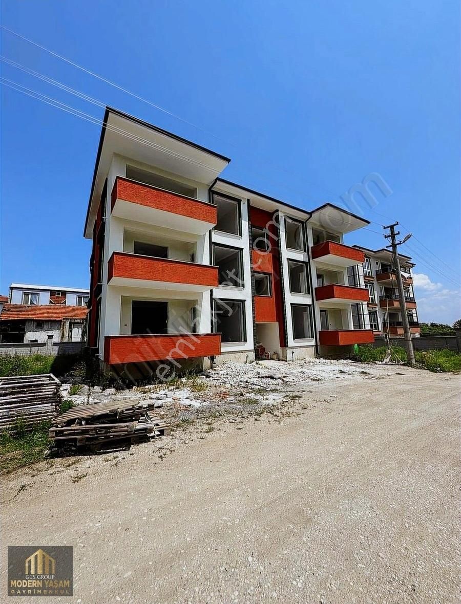 Arifiye Neviye'de Sıfır 2+1 Satılık Daire Yerden Isıtma Balkonlu