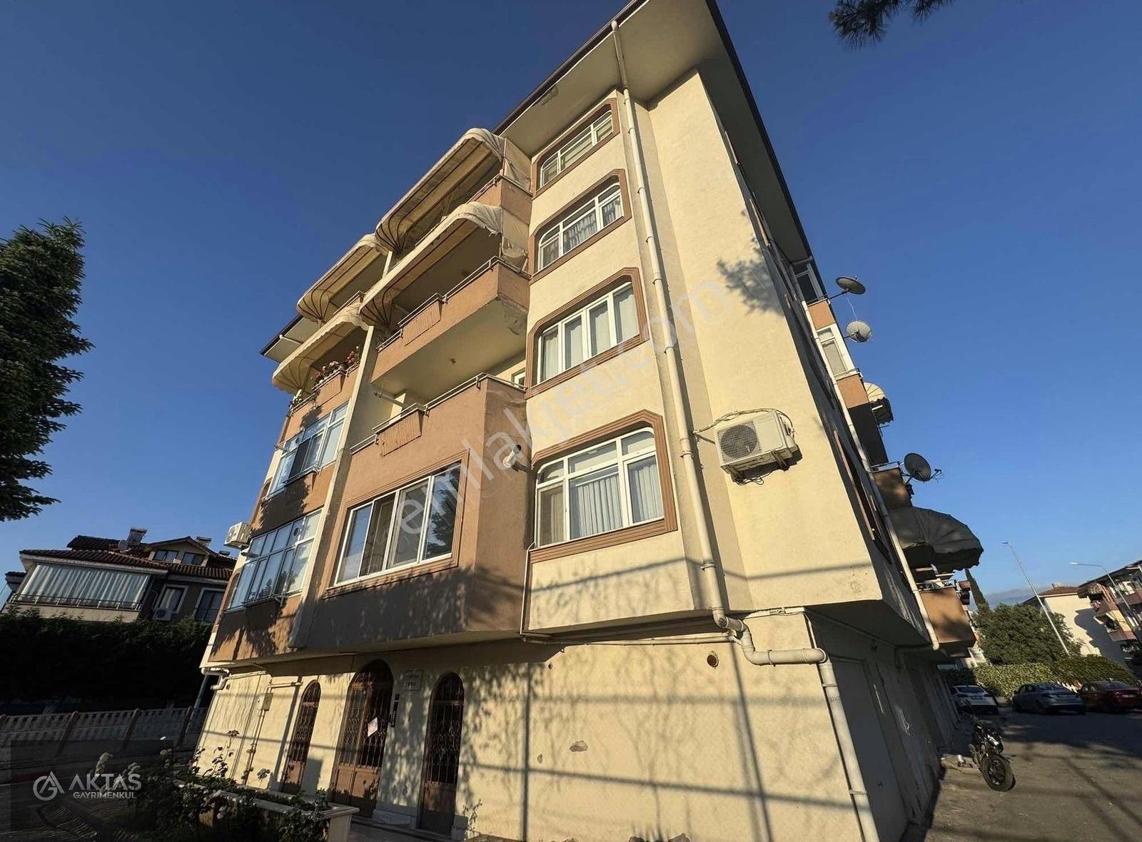 Serdivan Tunatan Karşısı Site İçi Bakımlı 3+1 Ferah Daire