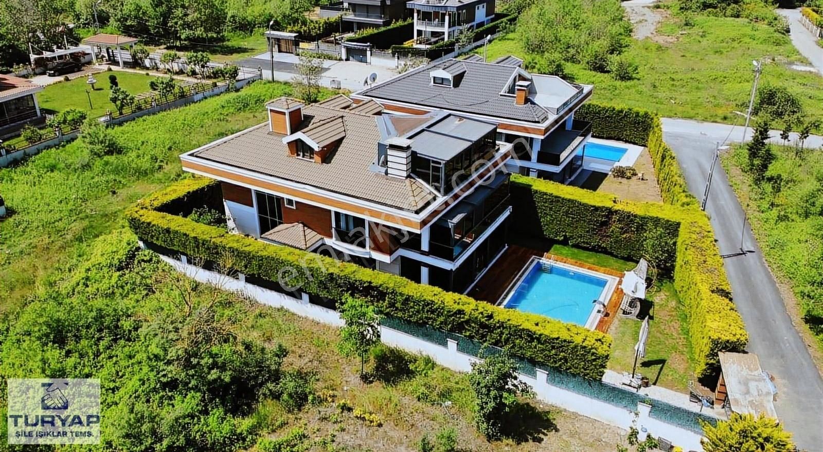 Şile Kumbaba Havuz Müstakil 8+1 Tripleks Asansörlü Eşyalı Villa