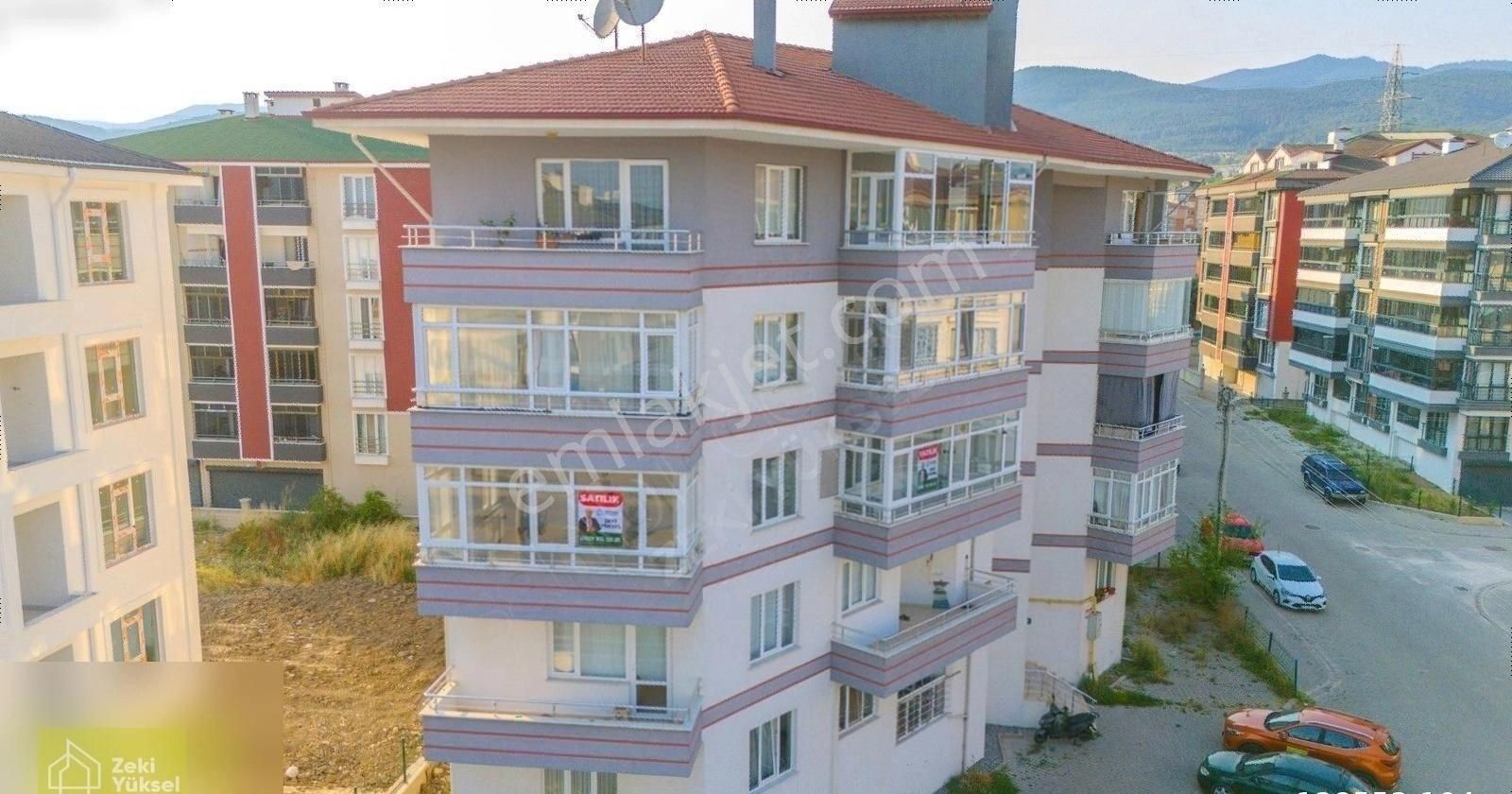 İzzet Baysal Mah. Ara Kat Park Cepheli Satılık 3+1 Daire
