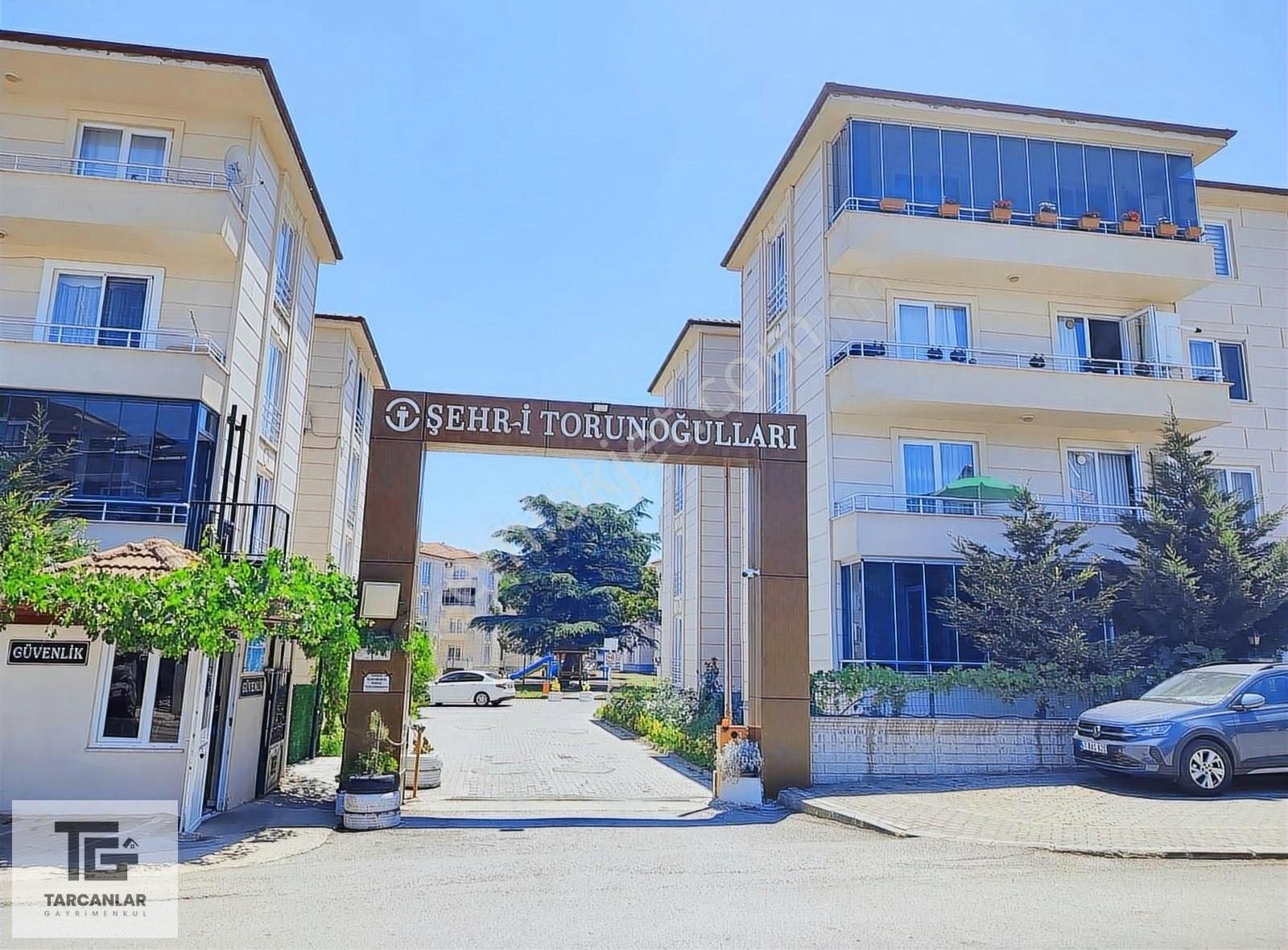 Tarcanlar'dan Gölcük Şehri Torunoğlu Sitesi 4+1 Kiralık Daire
