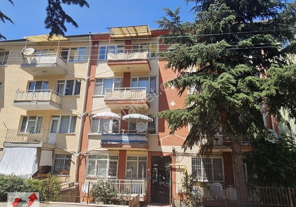 Dönertaş Emlaktan Kırmızıtoprak Mah.satılık 3+1 Daire