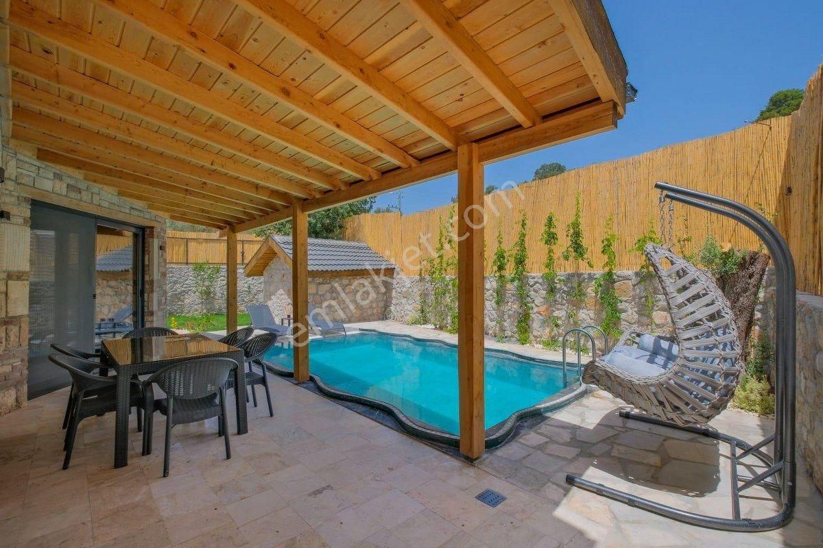 Fethiye Yakacık'da Jakuzili Kiralık 2+1 Havuzlu Villa - Görsel 15
