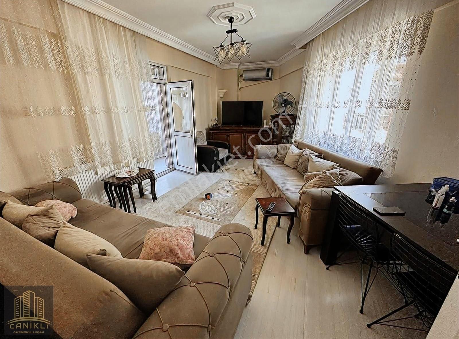 Karlıtepe Mahalle 11. Devriyede Köşe Bina 85m² 2+1 Satılık Daire