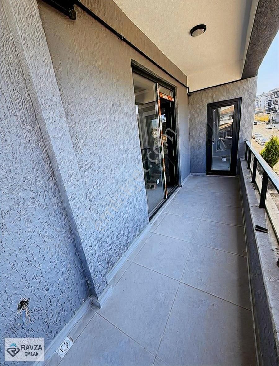 Ravza Emlak'tan Satılık Geniş 2+1 Daire - Görsel 8