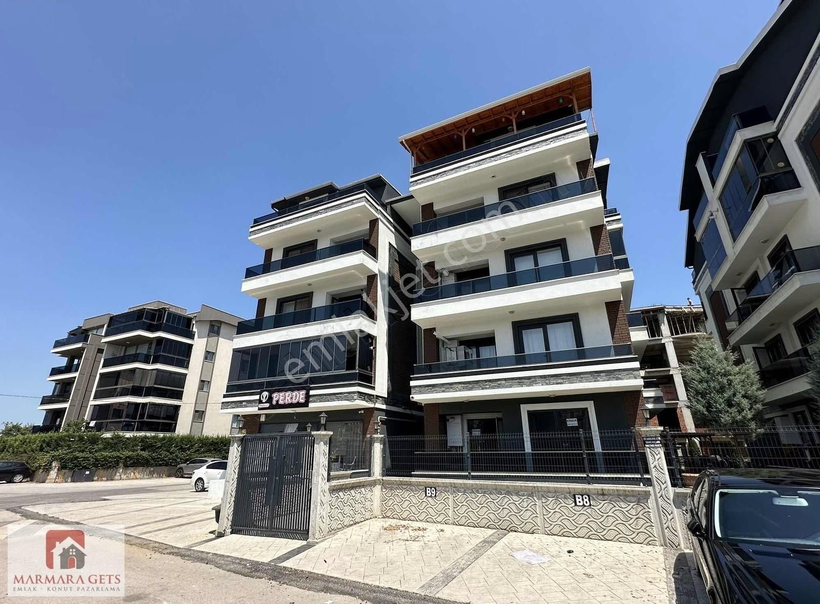 Marmara Gets - Ertuğrulgazi Mahallesinde Kiralık 3+1 Dublex