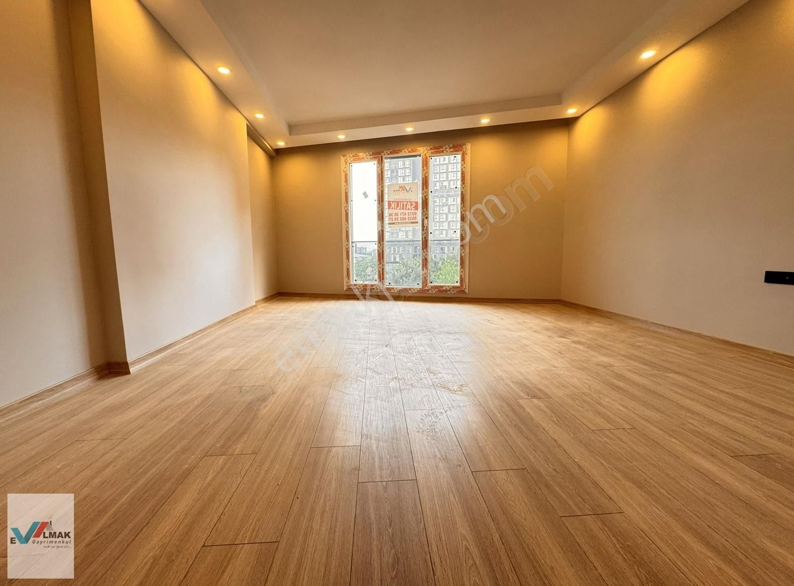 Evalmak'ta Tevfikbey Mah.de 4+2(180m2) Asansörlü Otoparklı Sıfır