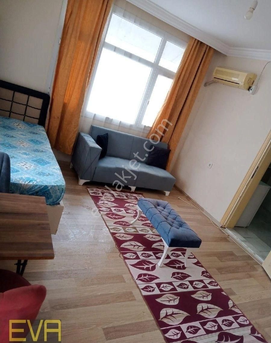 Beyaz Evler Mahallesi Eşyalı Daire Geniş Oturumlu Balkonlu 1+0