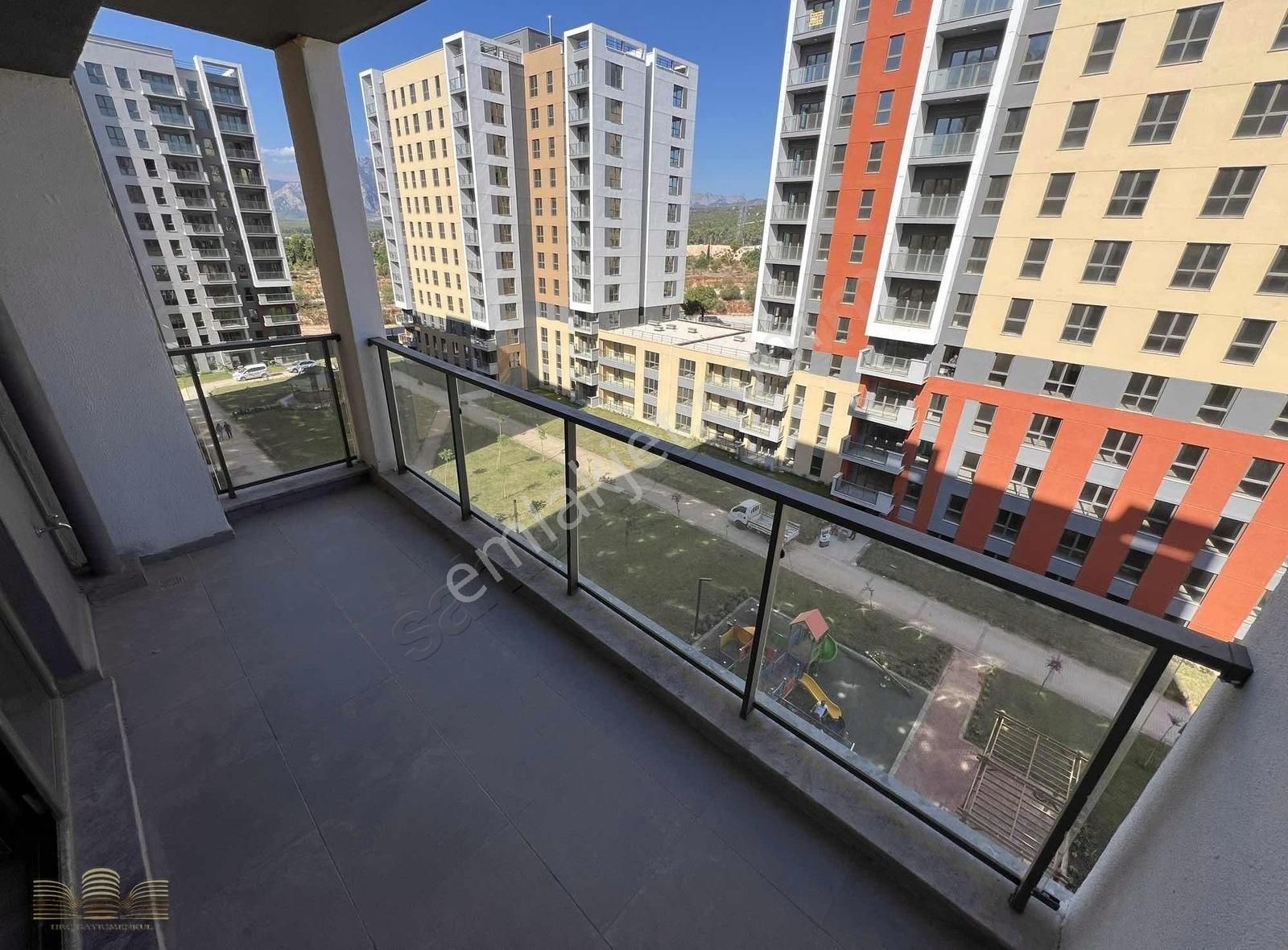 Suryapı Antalya'da Fırsat Satılık 1+1 72 M2 Park Manzaralı