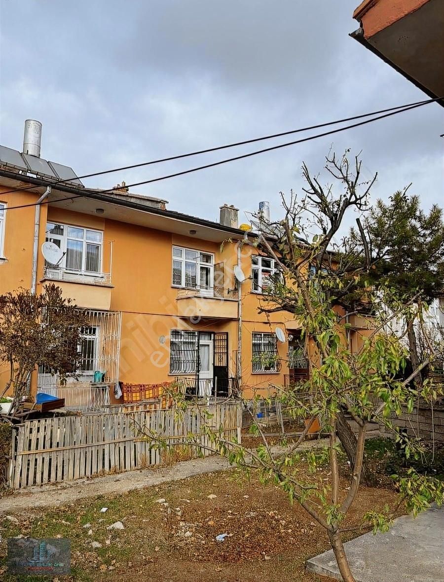 Binkonutlar Mahallesinde Müstakil Tadında 3+1 Geniş Daire