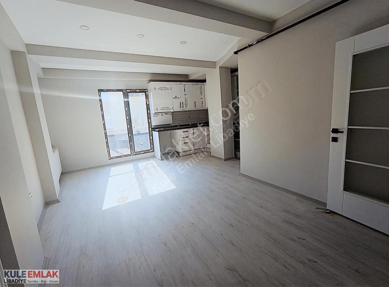 Kule Emlak'dan Ünalanda Emar Avm Yanında2 +1 Daire Sıfır