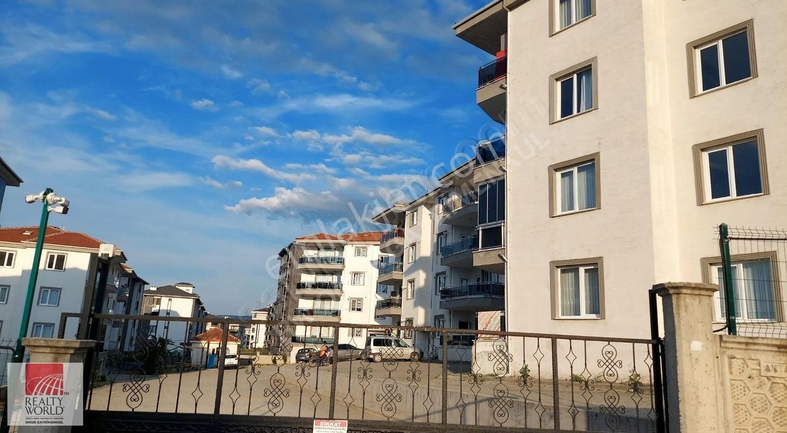 Gül Öztürk'ten Alanyurtta 3+1 Daire Satılık