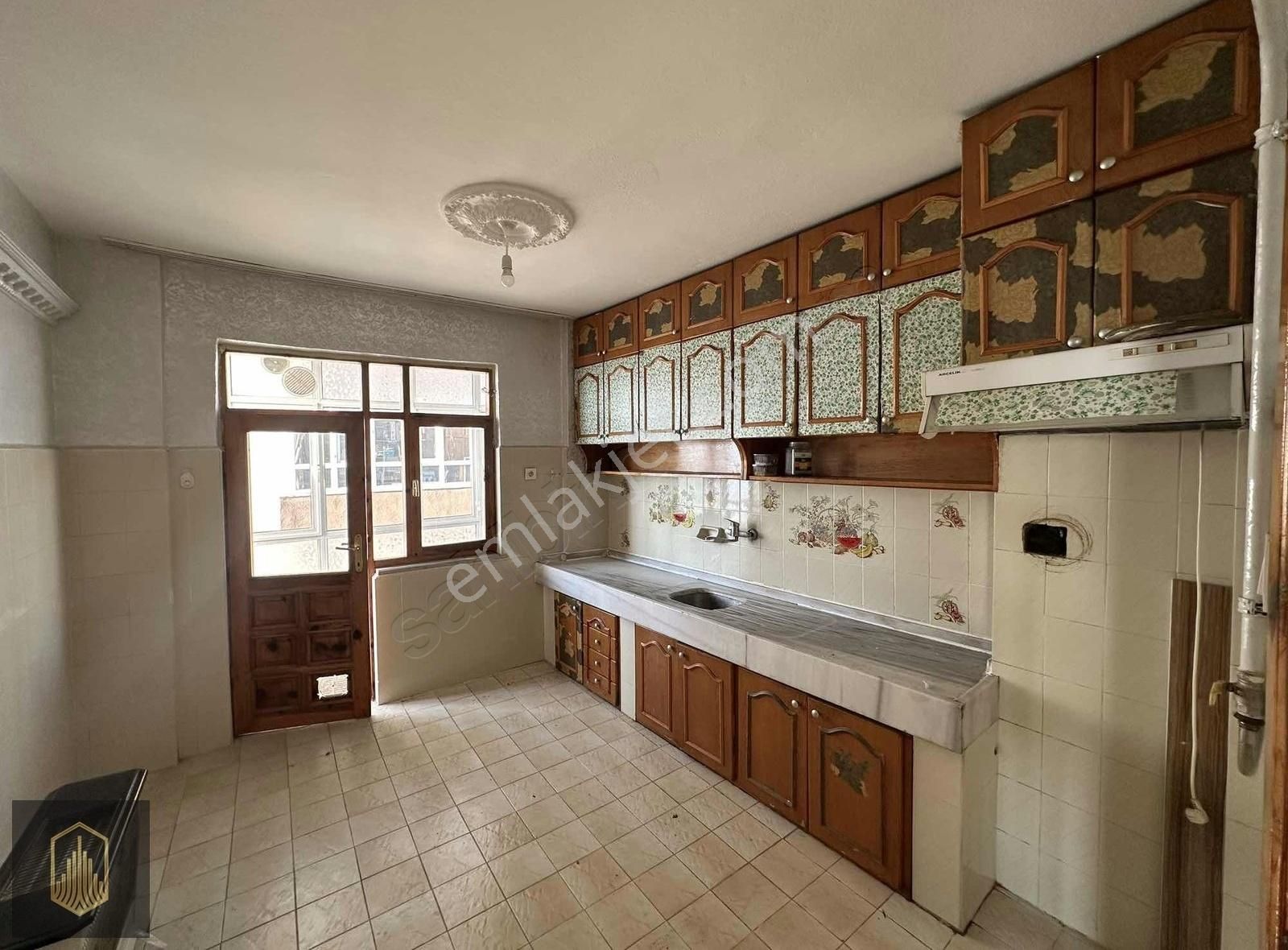 Toprak Gyd'den Fevzipaşa'da Kiralık 3+1 Ara Kat Daire