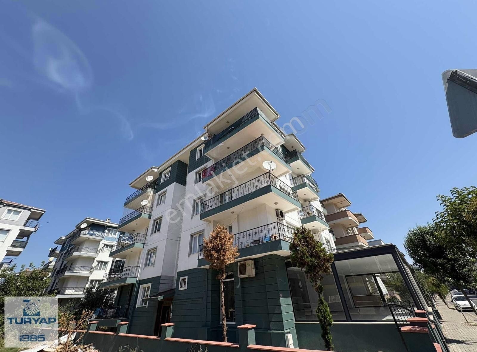 Yalova Dere Mahallesinde 3+1 Geniş Yenilenmiş Daire