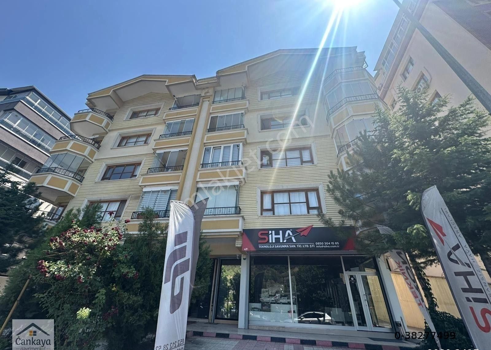 Acil Satılık Çankayadan Gökkuşağı Caddesinde Konya Yolu Paraleli Asansörlü Orta Katta 3+1 K.garajlı