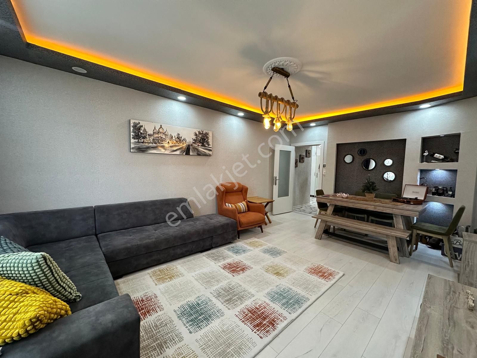 Etlik Merkezi Konumda Ultra Lüx Yapılı Balkonlu 3+1