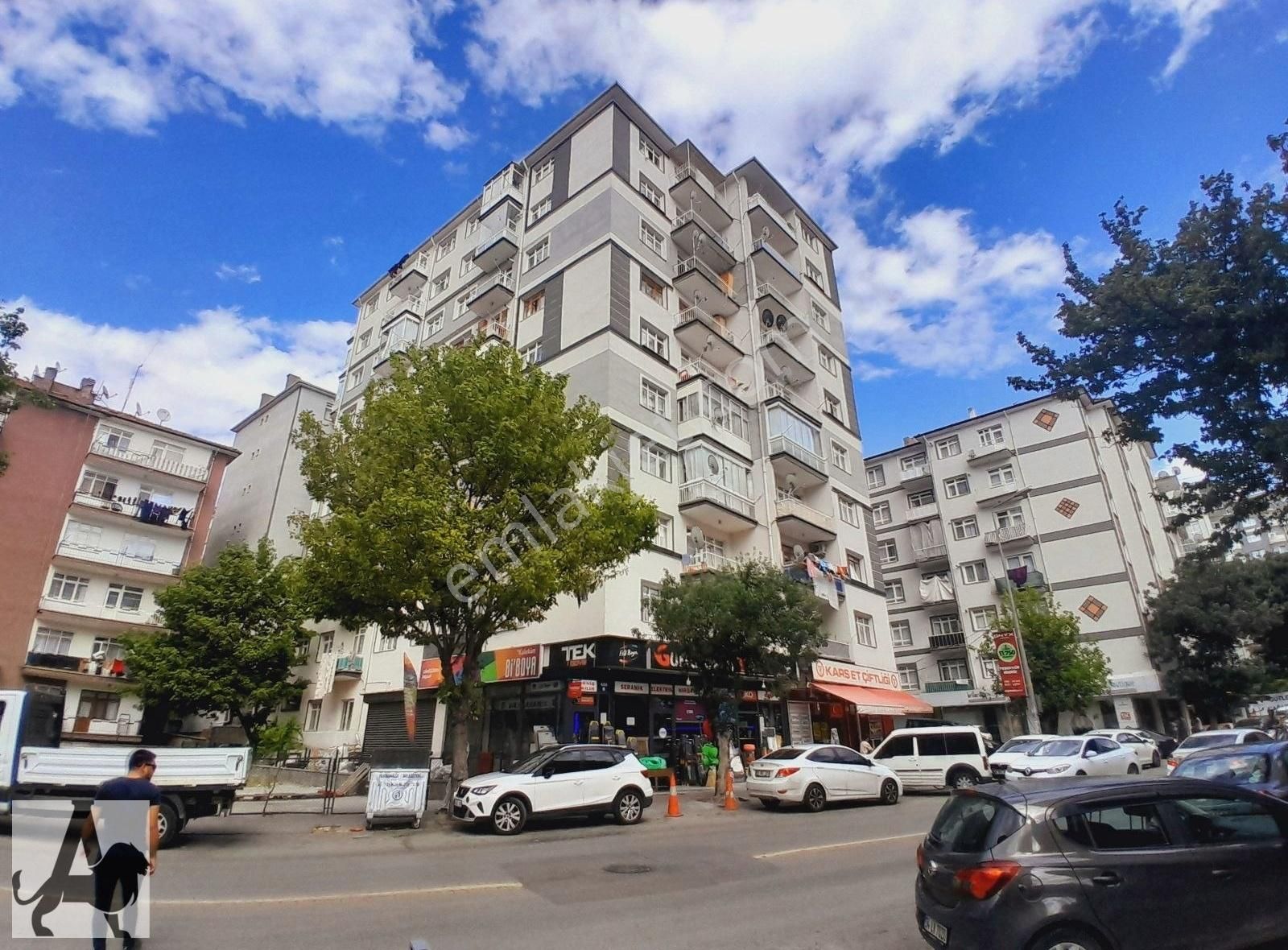 Kiracısız Has.'ne Ve Metro'ya 5 Dk / Asansörlü 4. Kat 3+1 Daire