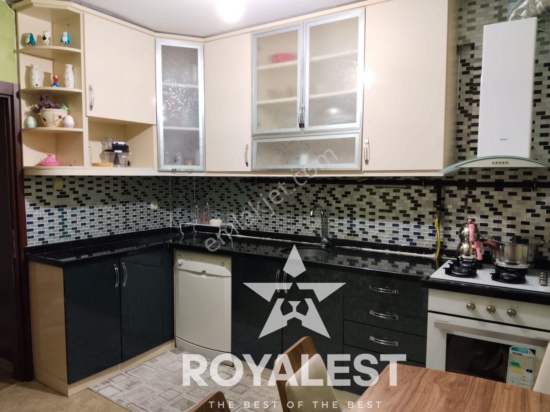 Royalestten Süper Konumlu Geniş Oturumlu Daire