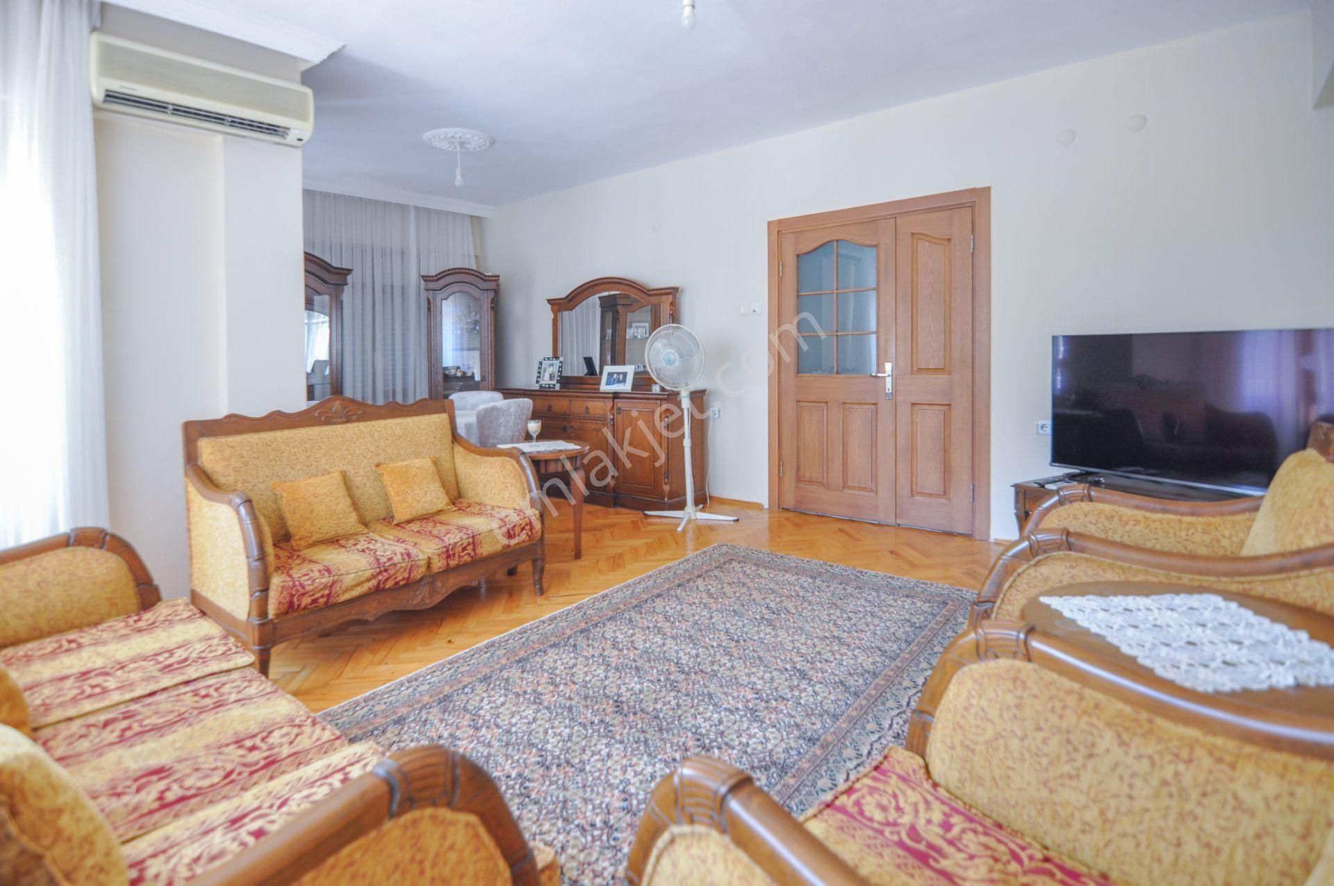 Uncalı Site İçinde Krediye Uygun 3+1 Ara Kat Geniş Daire - Görsel 12