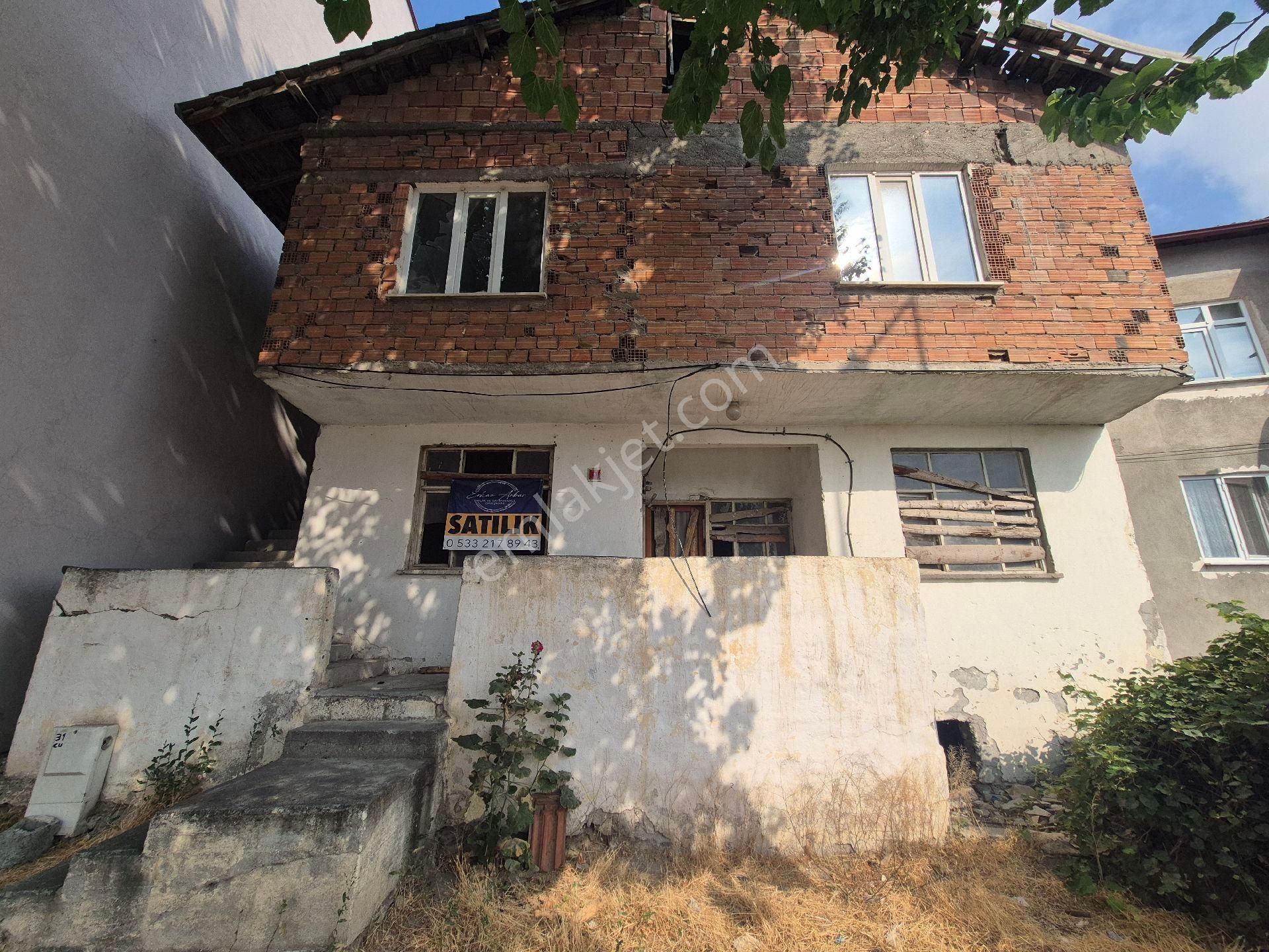 Erkan Anbar Dan Satılık Arsa Ve 2 Katlı Ev Suluova Orta Mahalle