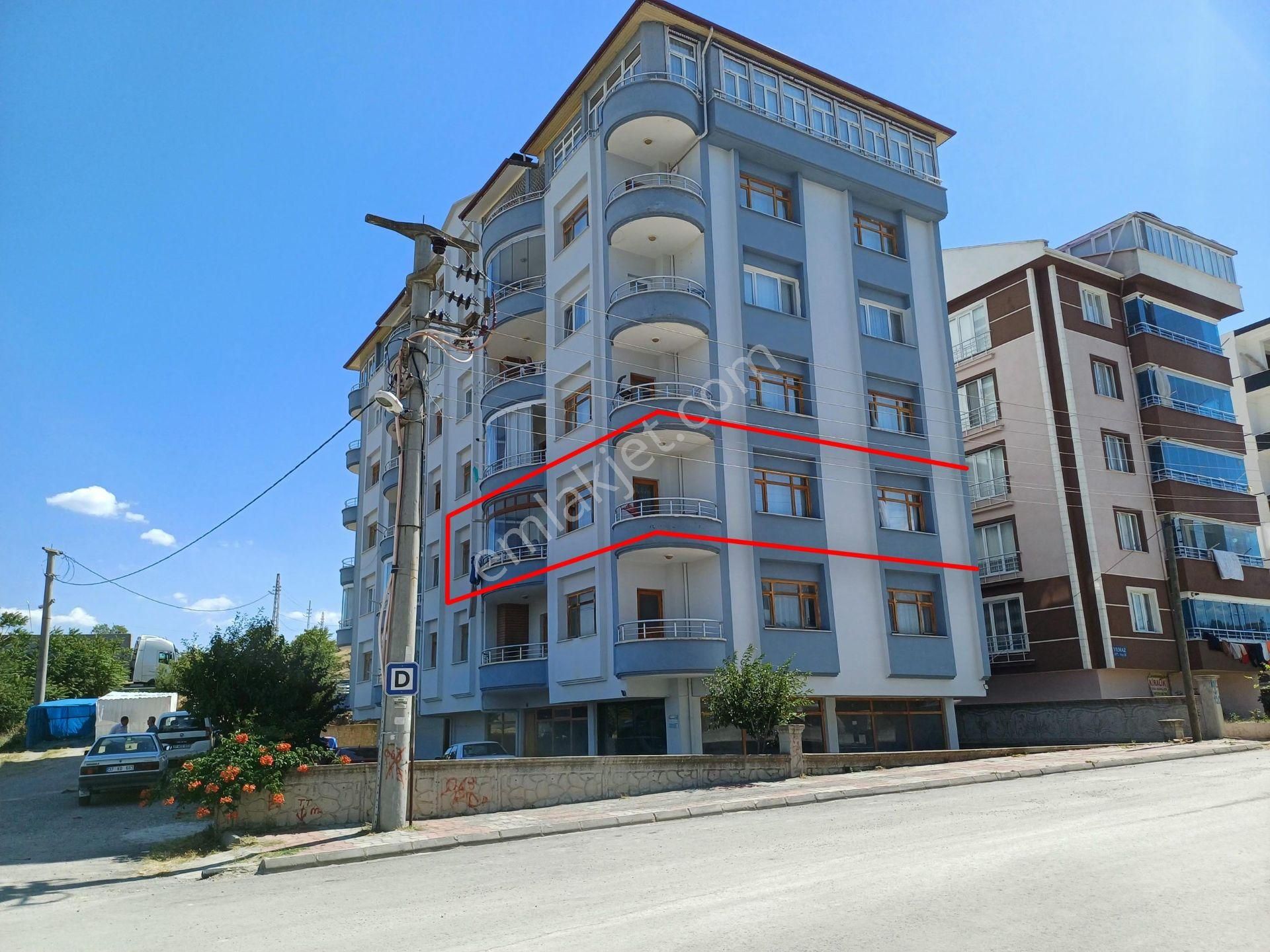 Kastamonu - Tosya Bahçelievlerde 3+1 Bakımlı Satılık Daire
