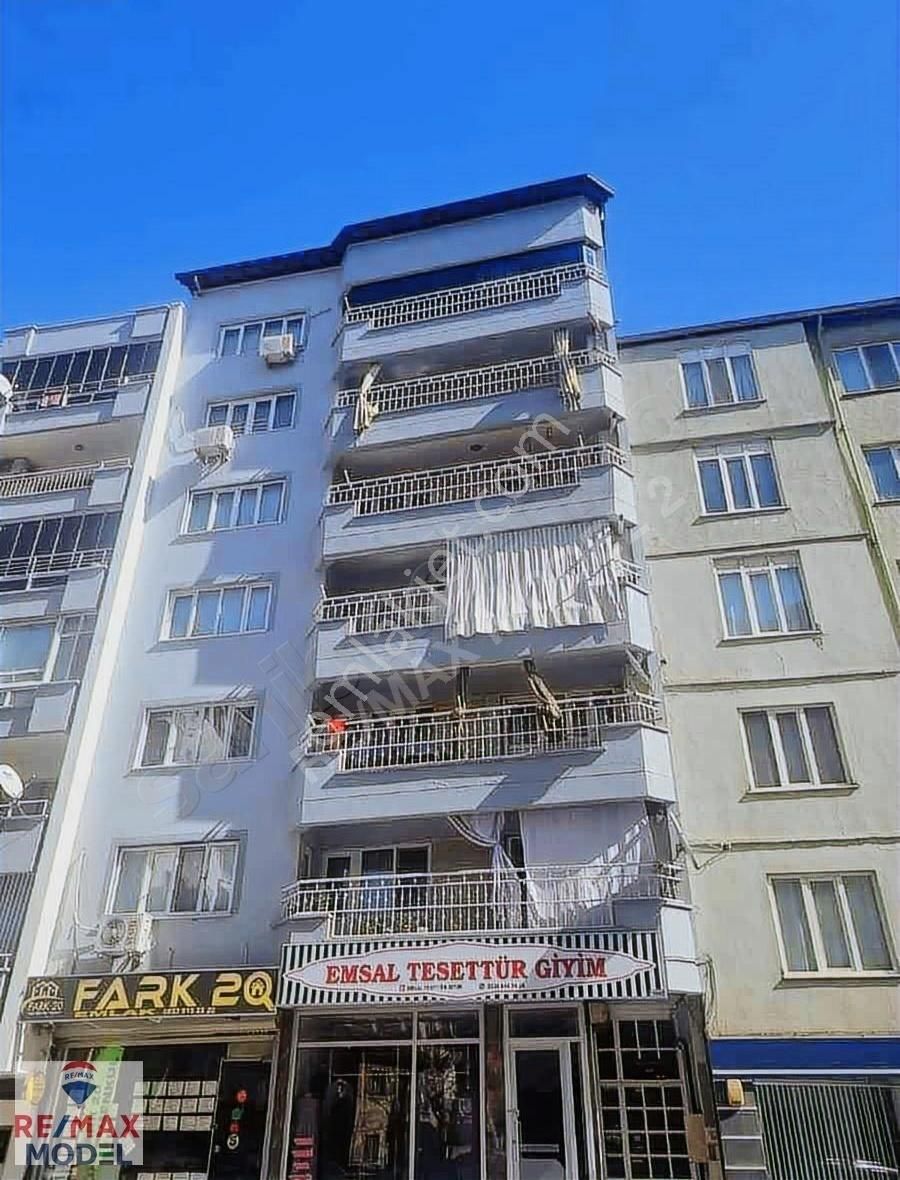 Lozan Caddesi Mimar Sinan Kavşağında 170m2 3+1 Satılık Daire