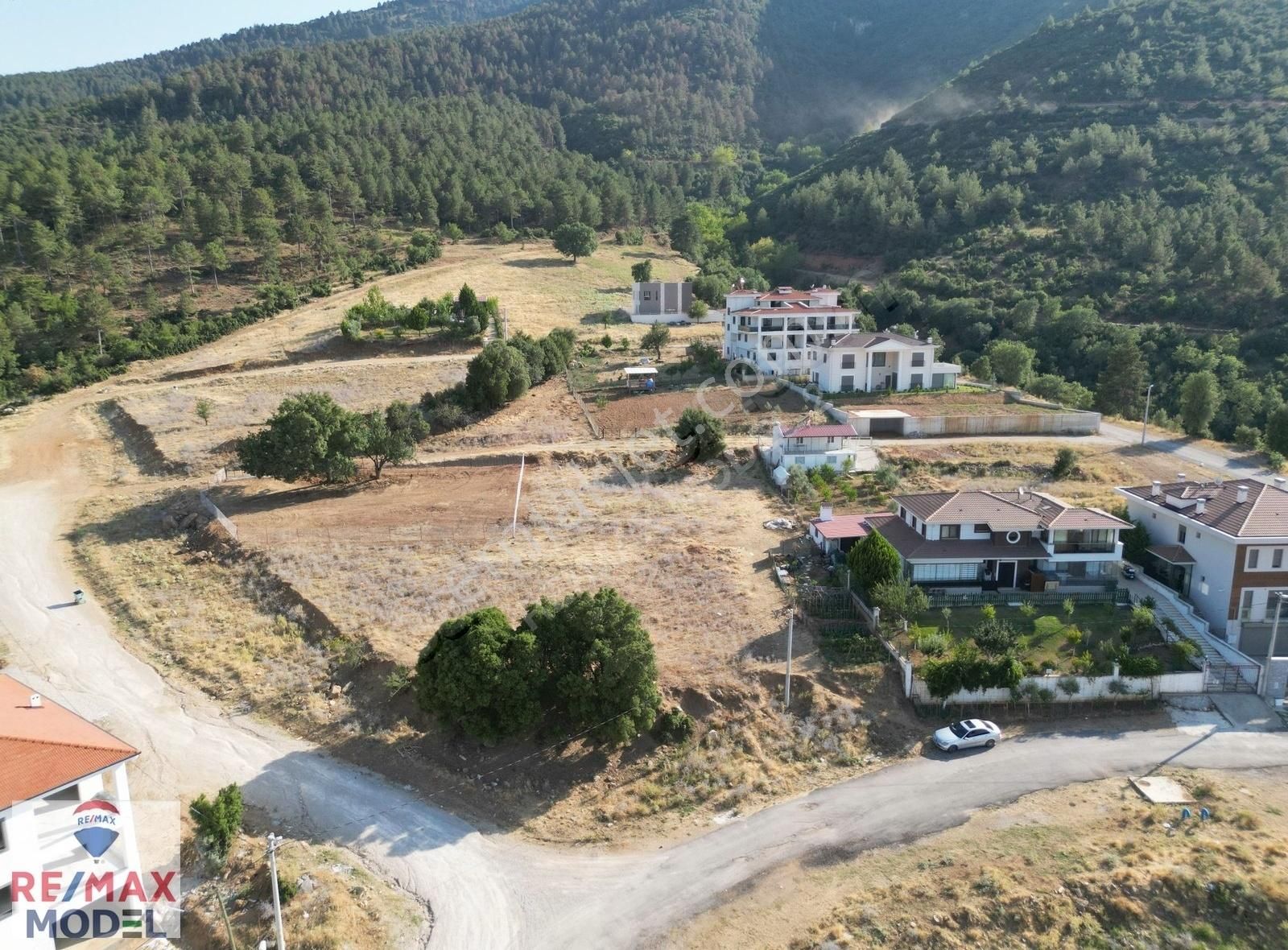 Göveçlik Bölgesinde 650m² Eşsiz Manzaralı Satılık Arsa