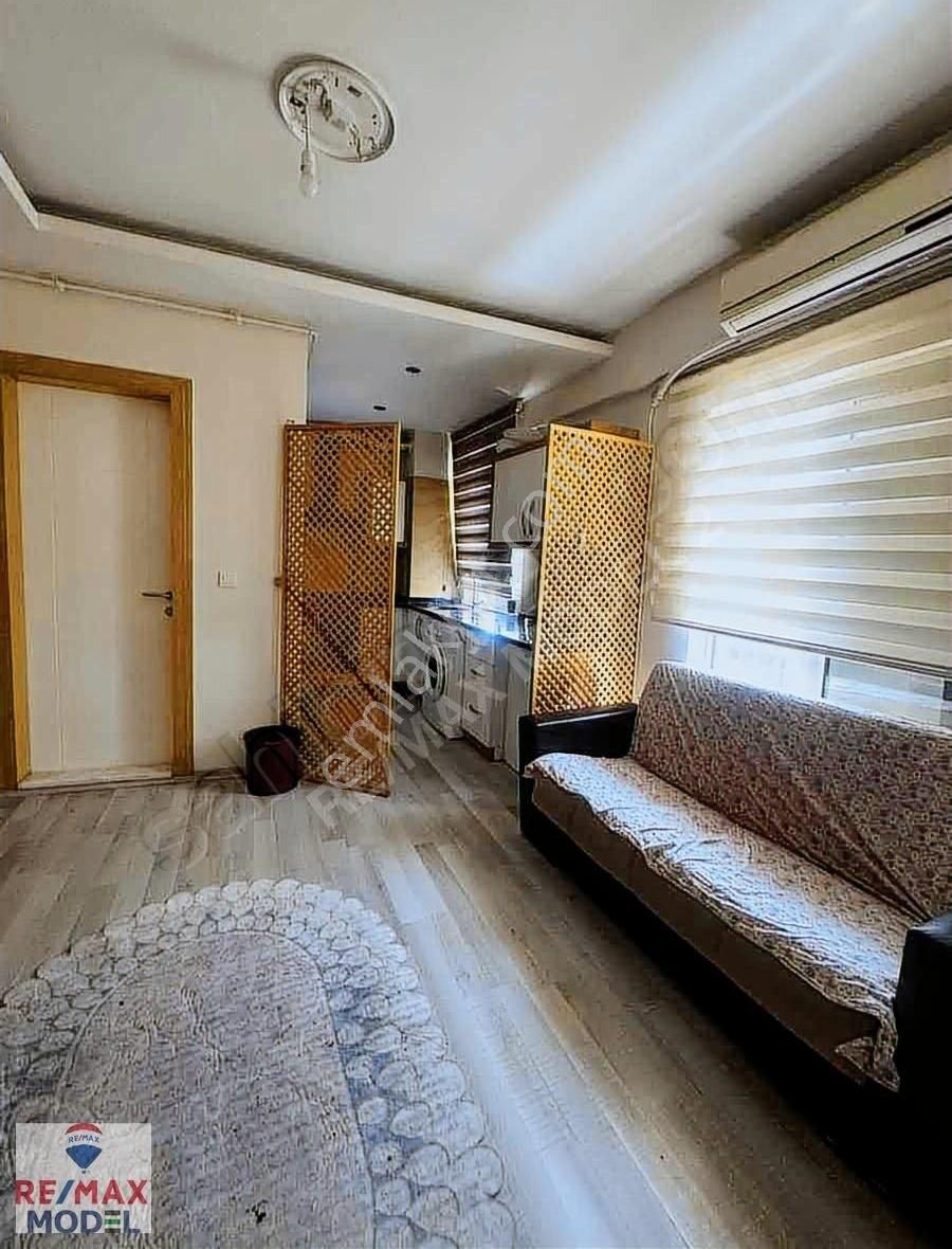 Remax Model Denizli'den Çamlık'ta 1+1 Kiralık Apart