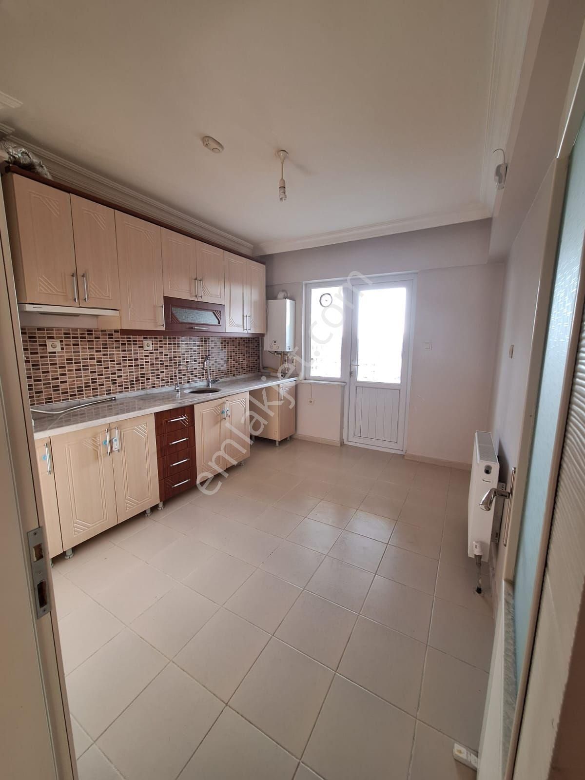 Ankara Mamak Duralı Alıç Mh Çalkan Parkevlerinde 8 Katta 3+1 Güvenlikli Site İçi Yapılı Daire