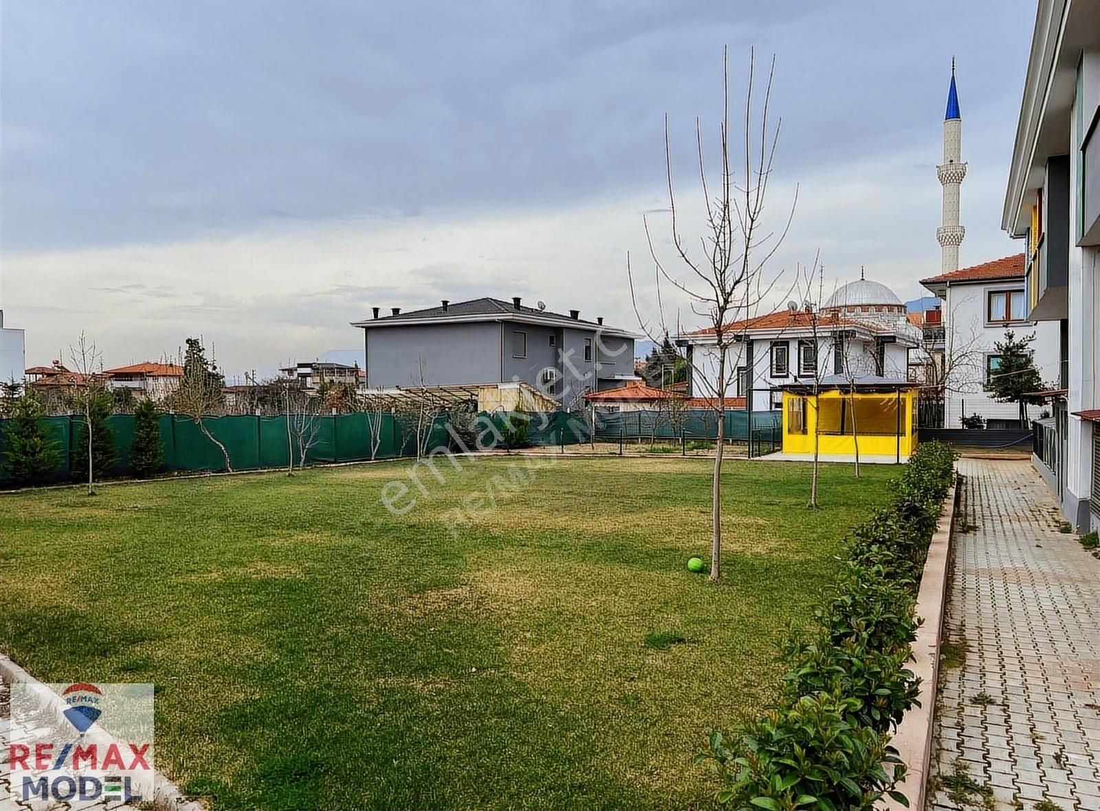 Remax Model'den Denipol Hastanesi Karşısında Satılık Arsa