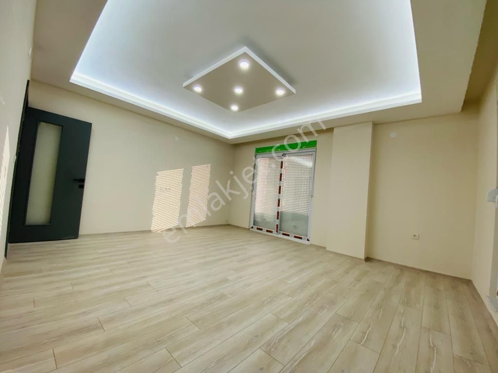 Tramvay Yakını Fırsat Ara Katta Cadde Yakını Asansörlü 3+1 Daire