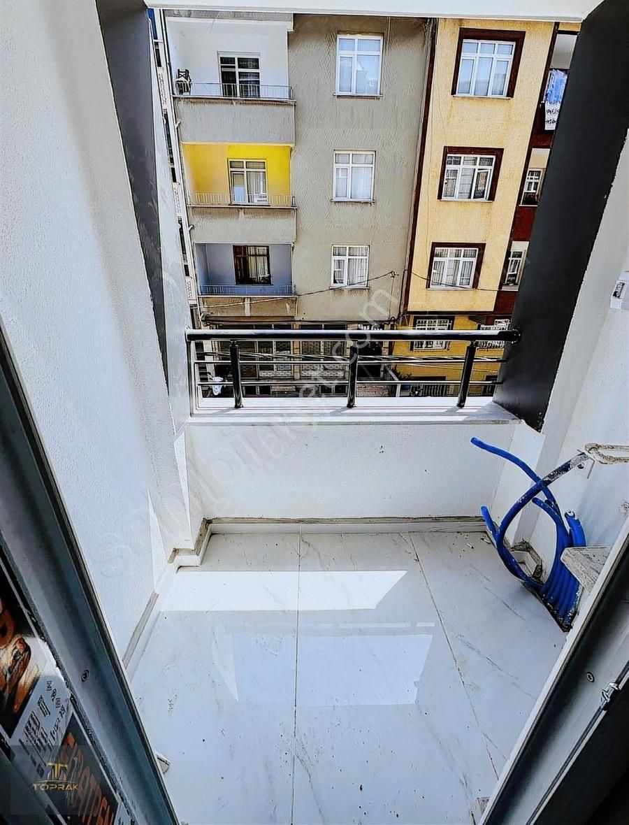 Namık Kemal Mahallesinde Satılık 2+1 Daire - Görsel 3