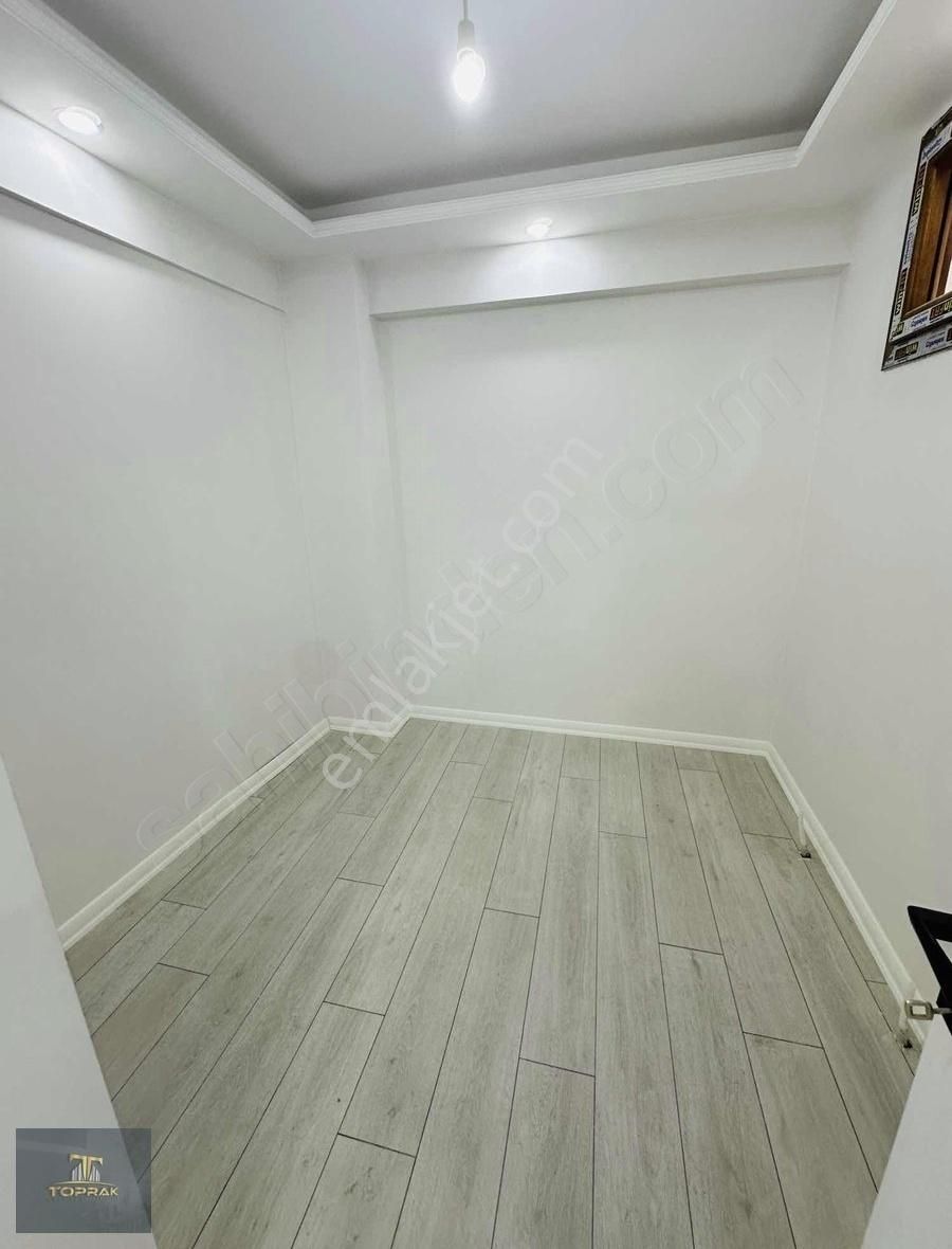 Namık Kemal Mahallesinde Satılık 2+1 Daire - Görsel 2