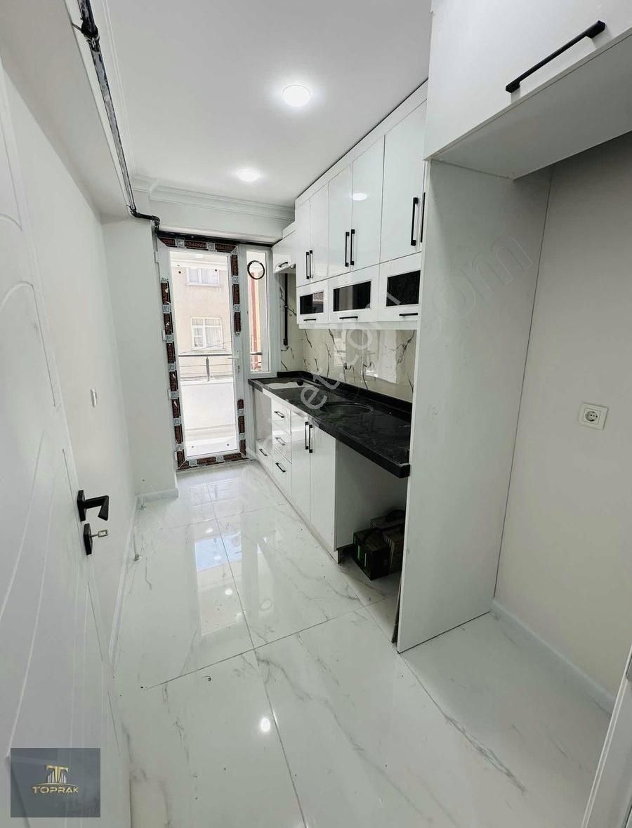 Namık Kemal Mahallesinde Satılık 2+1 Daire - Görsel 5