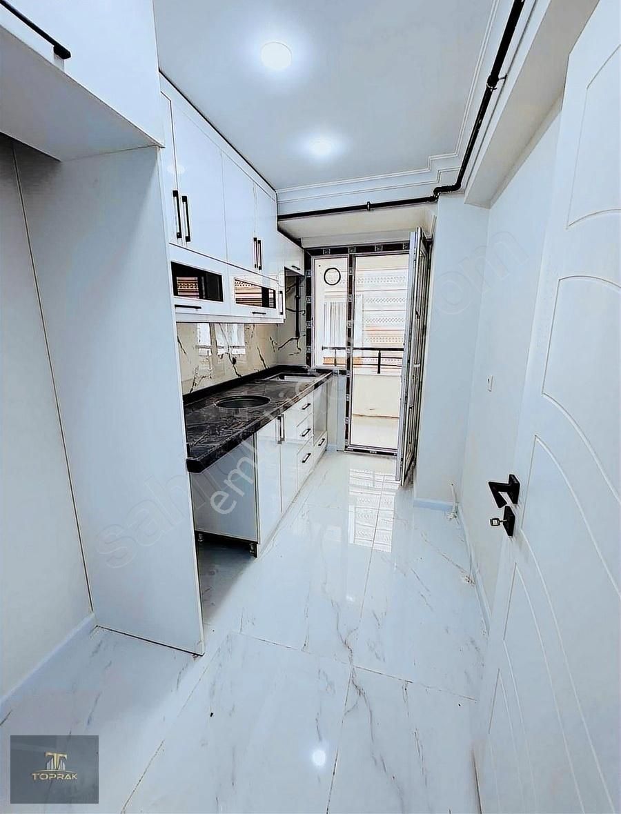 Namık Kemal Mahallesinde Satılık 2+1 Daire - Görsel 3