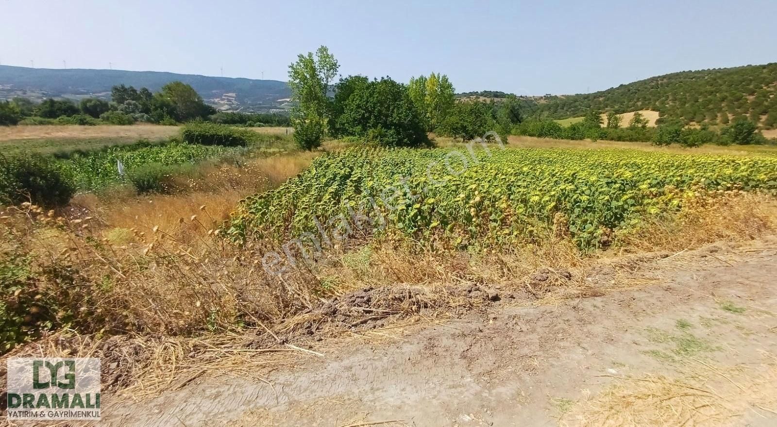 İnkayada İçinde Su Kuyulu Yola Cepheli Yatırımlık Muhteşemarazi
