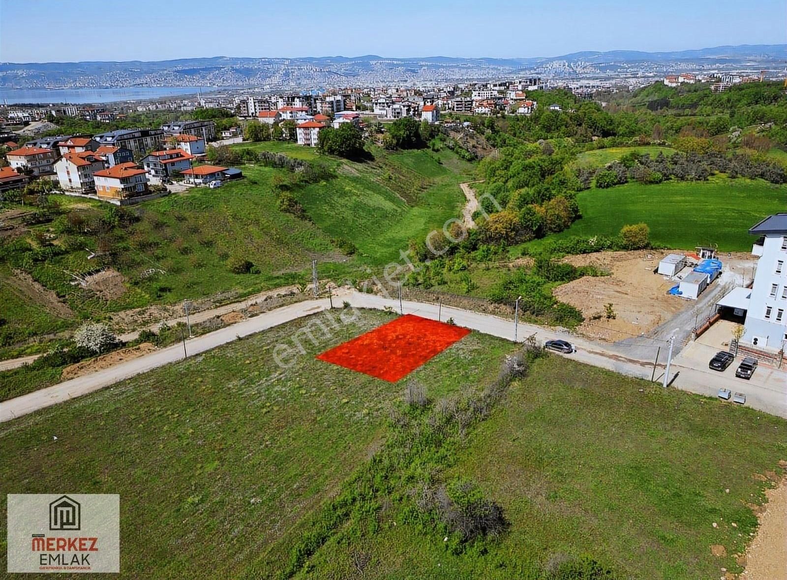 Başiskele Yuvacık Tınaztepe'de Satılık 500 M2 Arsa