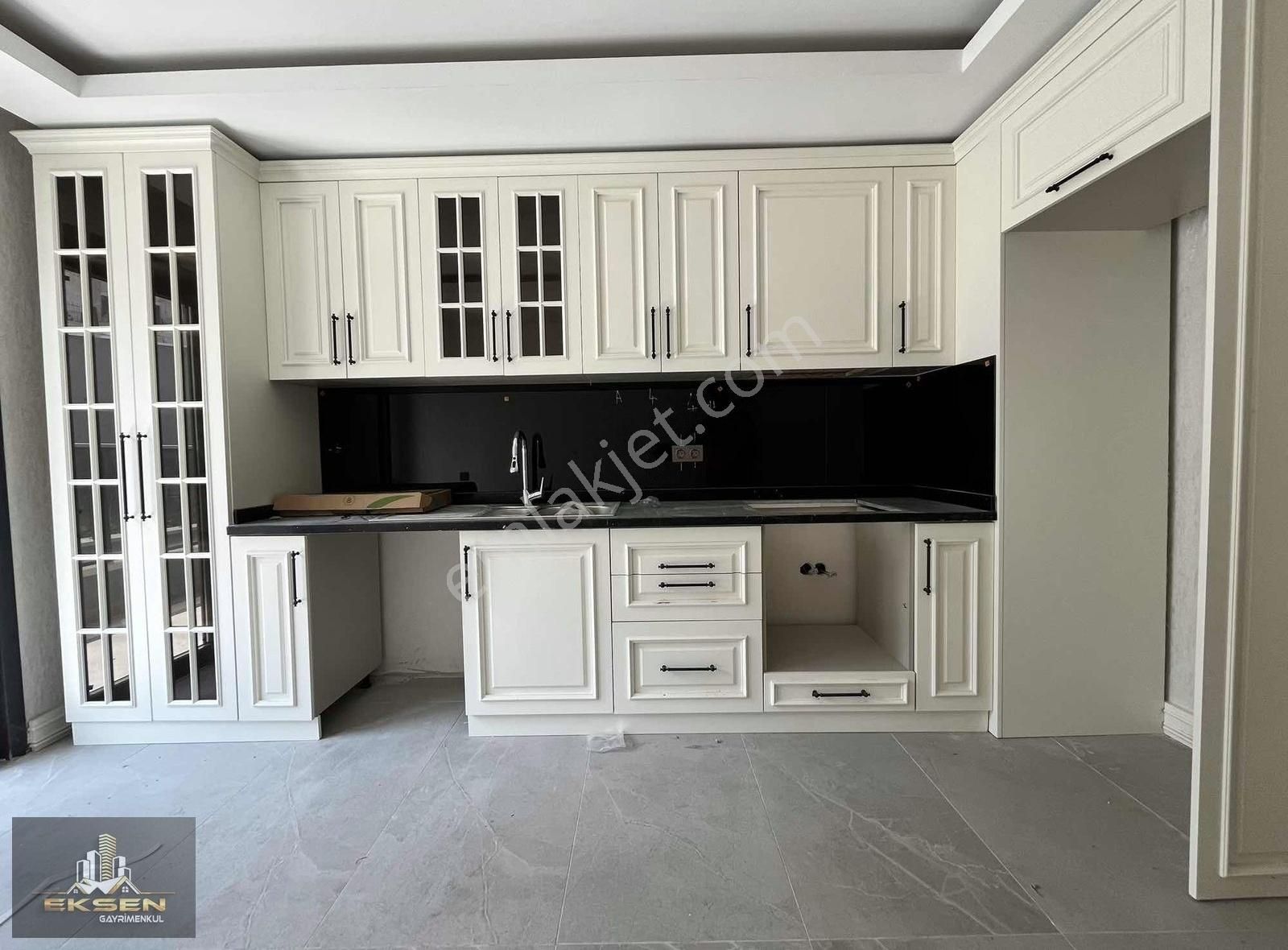 Eksen Emlak'dan Yüksek Kat Site İçerisinde Full Yapılı Daire