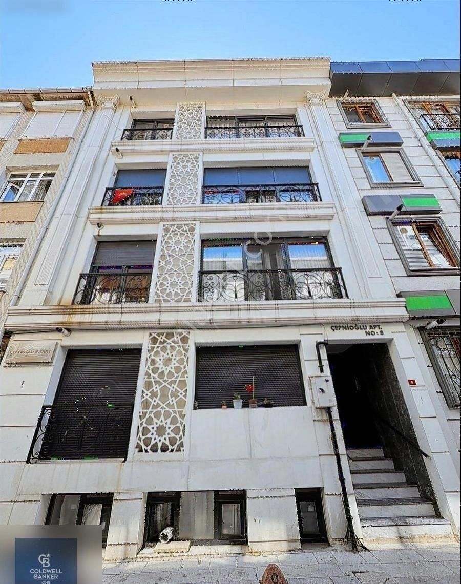 Üsküdar Salacakta Emsalsiz Keyifli Bir Daire Sizleri Bekliyor