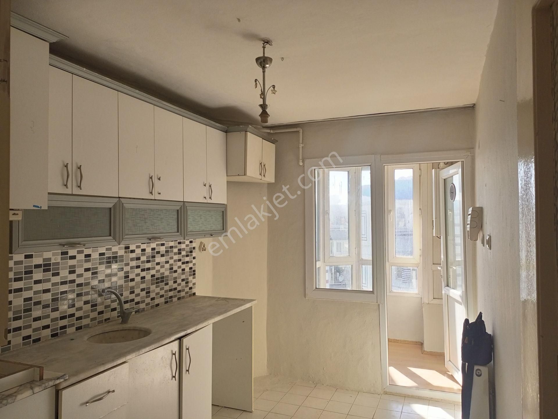 Torbalı Emlak'tan Torbalı Cumhuriyet Mah. 95m2 2+1 D.gazlı, Mazaralı Dairemiz Kiralıktır