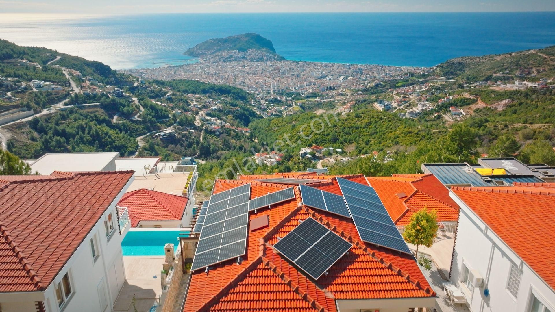 Alanya Tepe Bölgesinde Lüx Dizayn Edilmiş 4+1 Villa - Görsel 27