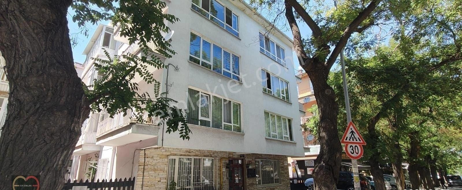 Eşyalı Bahçelievler Beşevler De 3+1 Katta Ön Cephe Daire