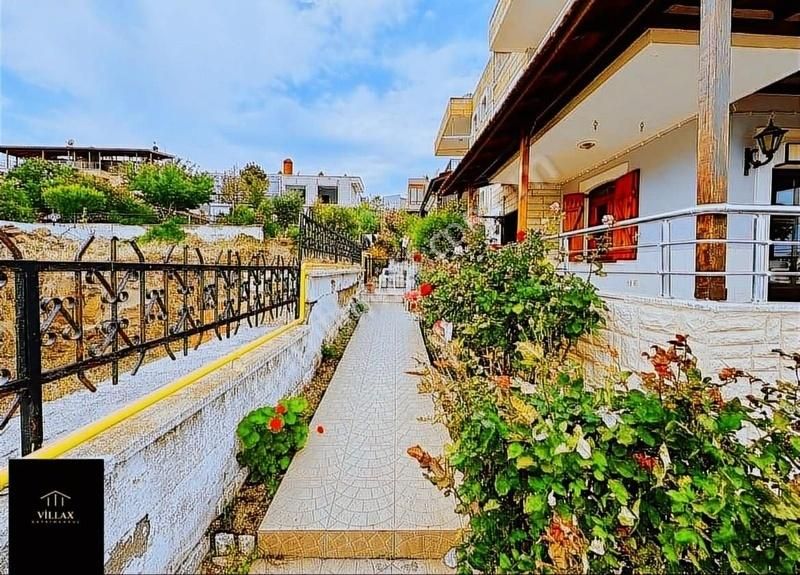 Villax'tan Yenifoça'da Deniz Kenarında Satılık Villa - Görsel 14