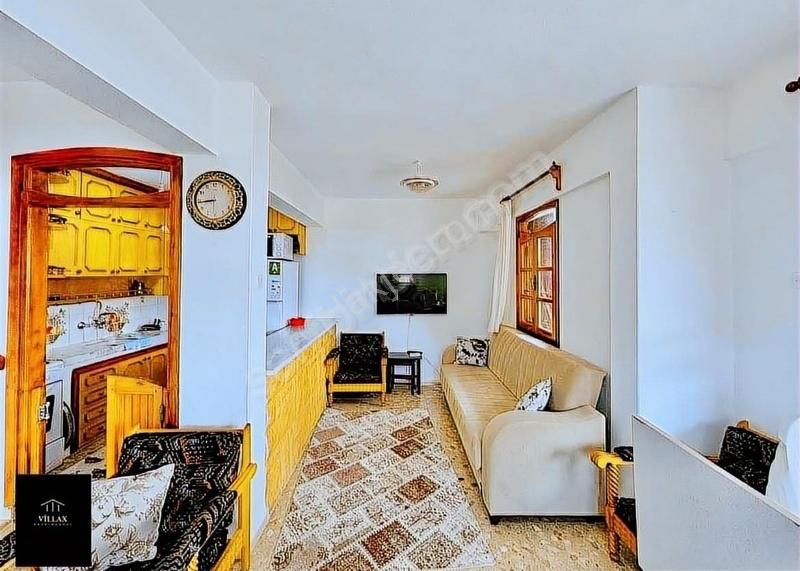 Villax'tan Yenifoça'da Deniz Kenarında Satılık Villa - Görsel 2