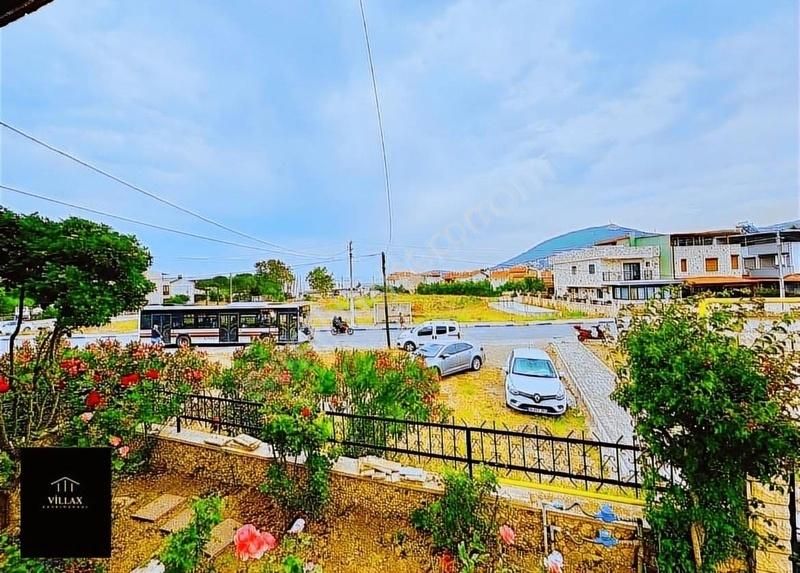 Villax'tan Yenifoça'da Deniz Kenarında Satılık Villa - Görsel 17