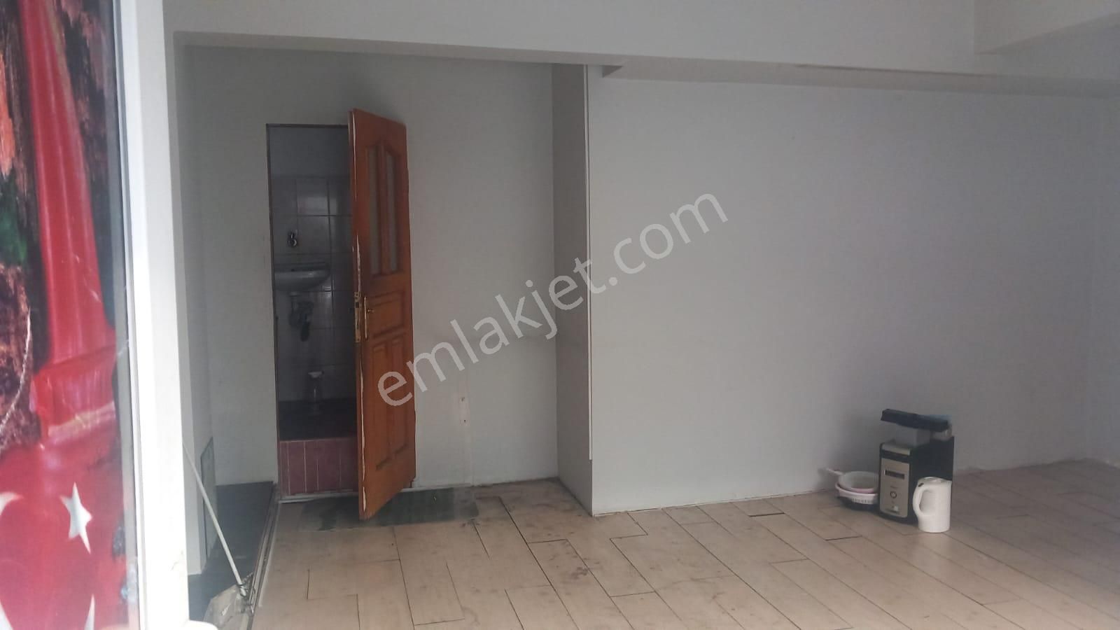 Şişli Harbiyede Cok Amaclı Kullanıma Uygun Kiralı Dükkan