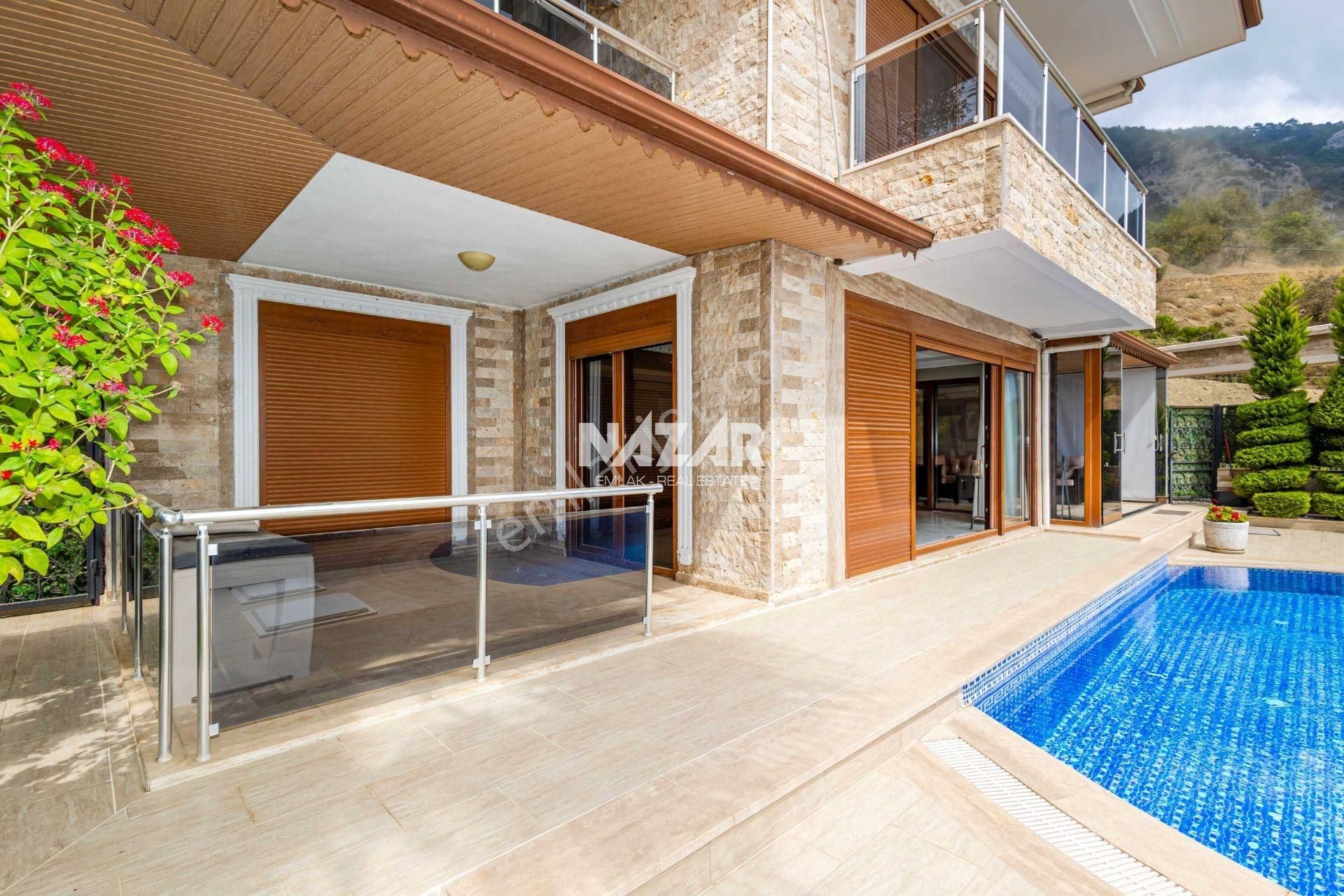 Alanya Tepe'de Satılık 3+1 Deniz Manzaralı Eşyalı Villa - Görsel 15