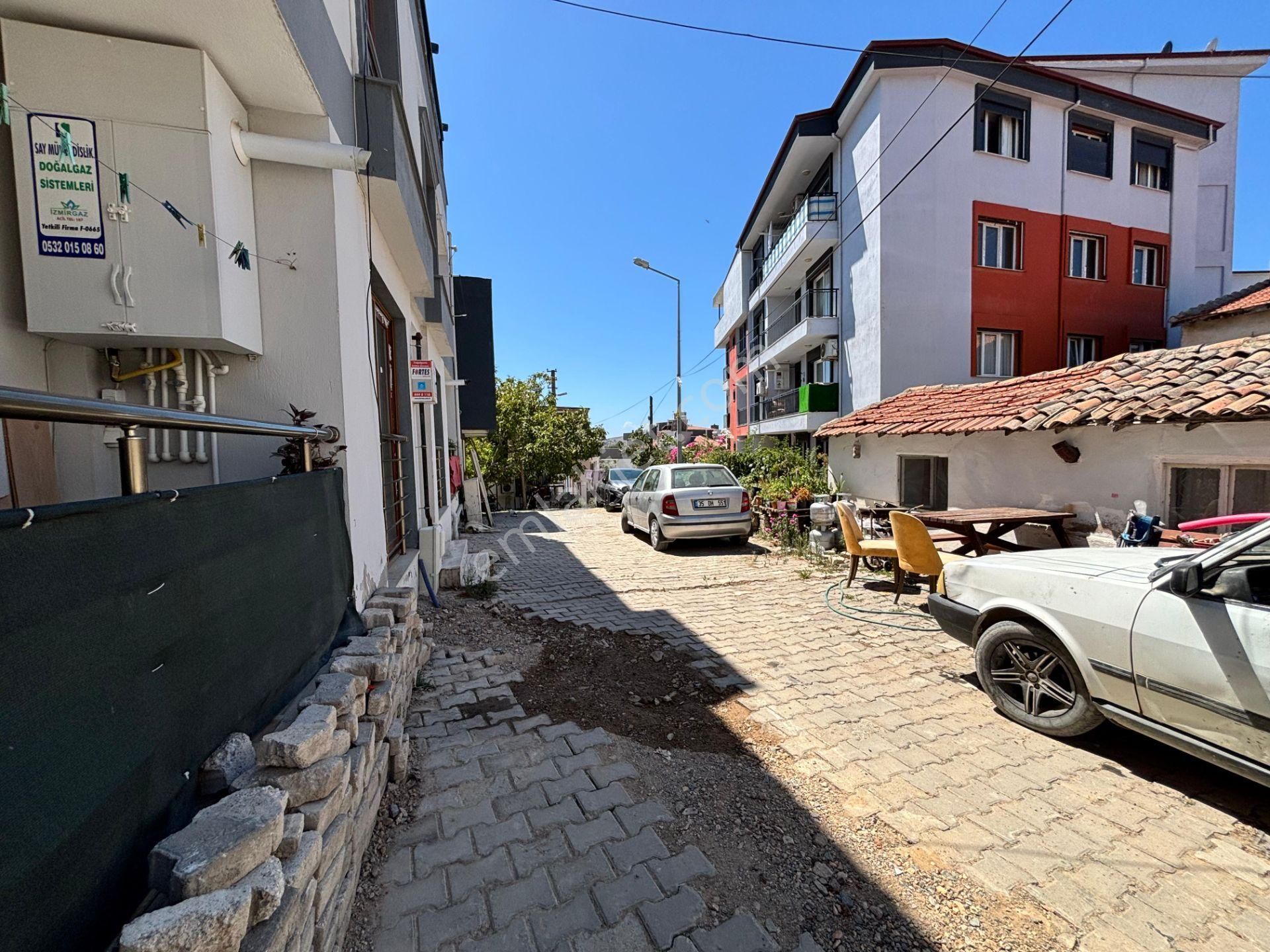 Seferihisar Hıdırlık Mahallesi’nde Köşe Parsel, 2 Kat İmarlı Satılık Arsa - Görsel 9