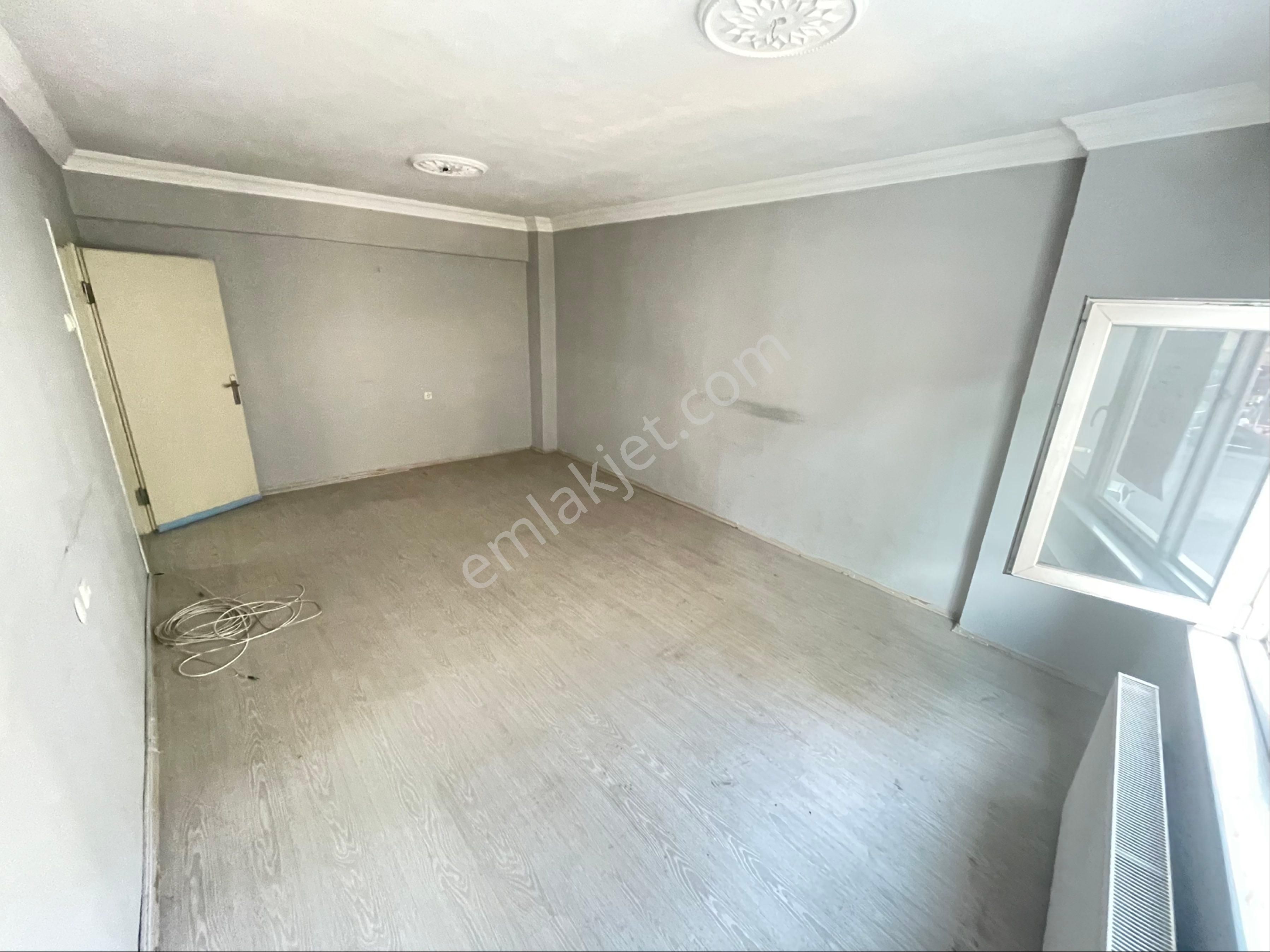 Furkan Emlaktan Hançerli Mh 3+1 1.kat 110m2 Caddeye Cephe Fırsat Daire